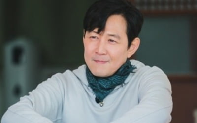 Lee Jung-jae Showcases Real 'Squid Game' Skills on 'Fresh off the Sea 2'
