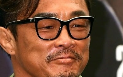 [공식] '야노시호♥' 추성훈, 겹경사 터졌다…결혼 16년만에 골드 버튼→트로트곡 발매
