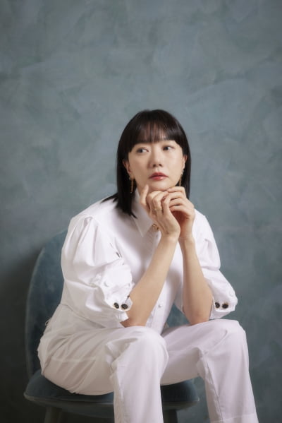 방역복 입고 땀 흘리는 정도야 뭐…배두나 "영어·일어·탁구 안 배워도 되니까"[인터뷰③]