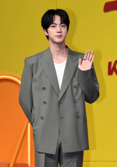 BTS 진, 서울아산병원에 1억원 기부