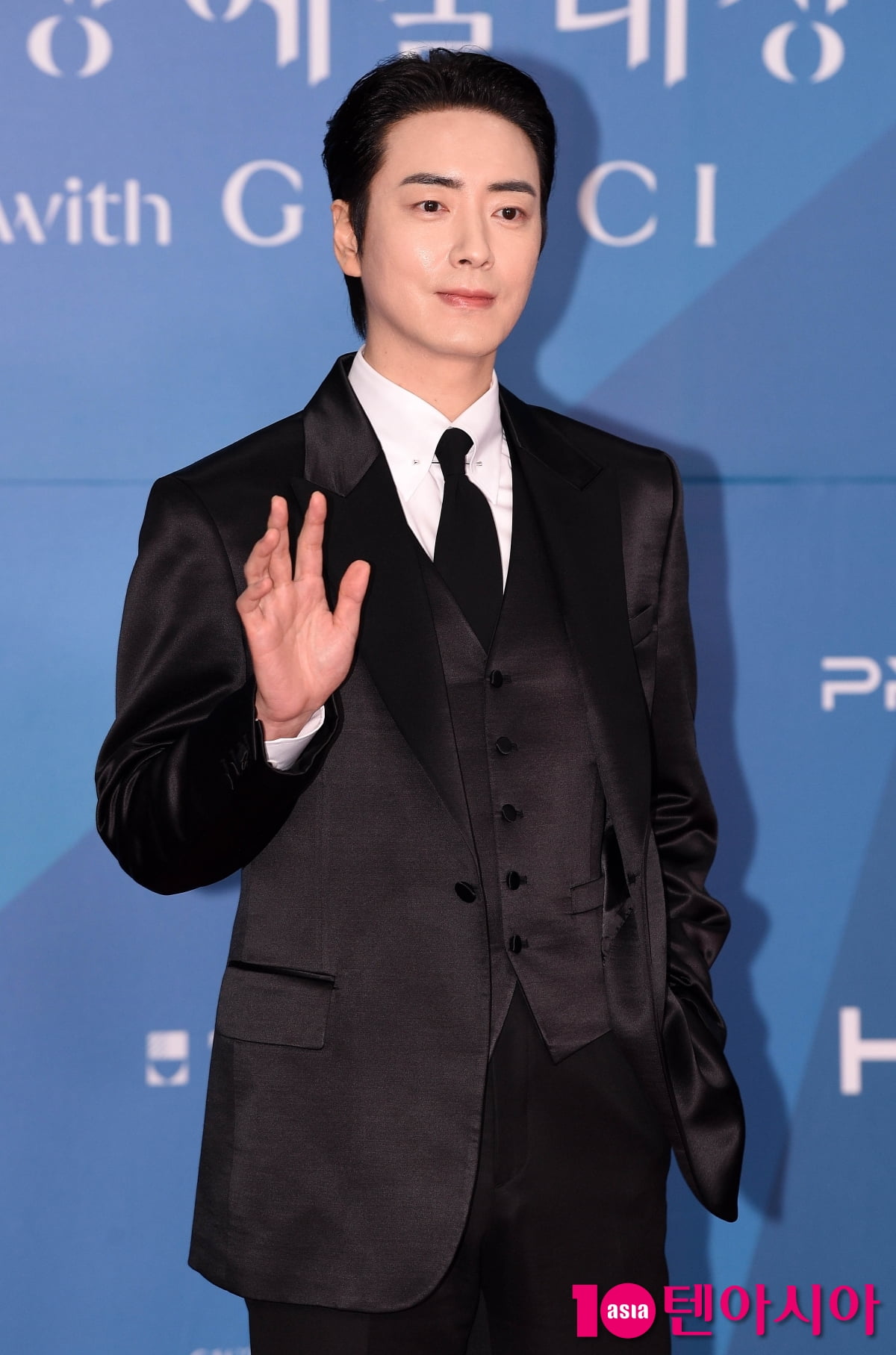이준혁, 밀바엔 멋진 인사[TEN포토+]