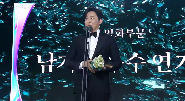 이병헌·현빈도 아니었다…'여장 투혼' 조정석, 최우수 수상 "♥거미와 딸 사랑해" [백상예술대상]