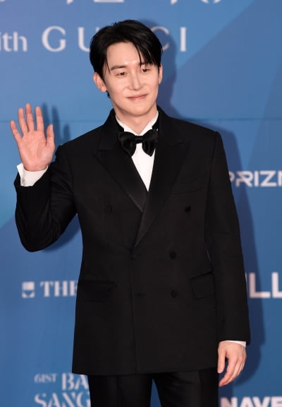 김준한, 부드러운 손인사[TEN포토]