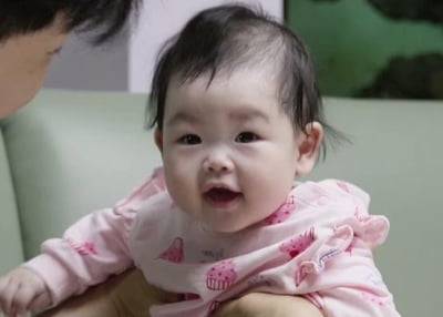 박수홍 딸, 눈이 얼마나 큰 거야…생후 180일에 카메라 아이컨택('슈돌')