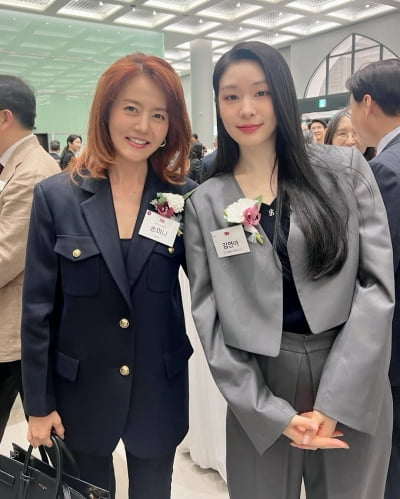 손미나, '학연으로 엮인' 김연아 만나서 싱글벙글…"자랑 안 할 수 없어"