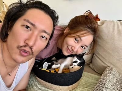 민지영♥김형균, 어린이날에 반가운 입양 소식…품에 안고 "울애기"