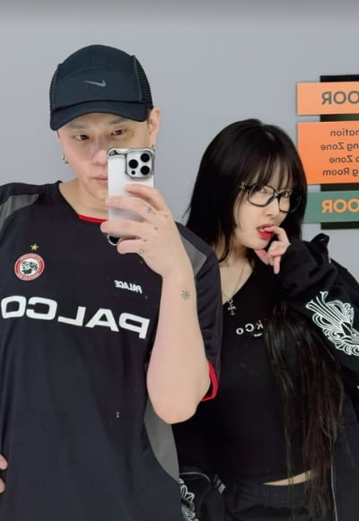현아♥용준형, 어제 데이트 하고 또 착붙…신혼 제대로 인증