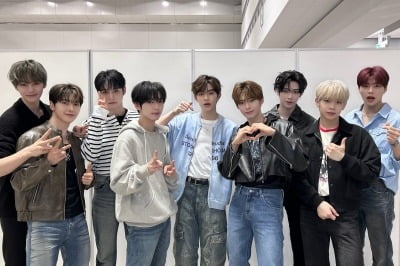 성한빈, 강다니엘 후임 앞두고 겹경사…'KCON' 진행자 발탁→ 빌보드 차트 4주 연속 진입
