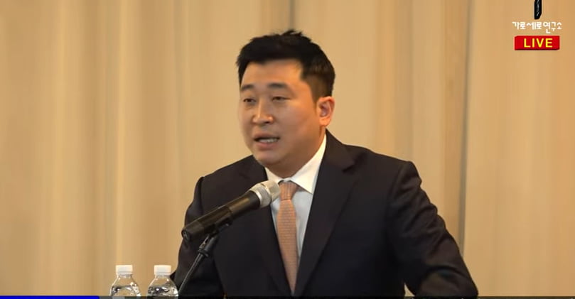 "김수현과 15살에 첫 성관계"…故 김새론 유족 측, 아동복지법 위반으로 고소