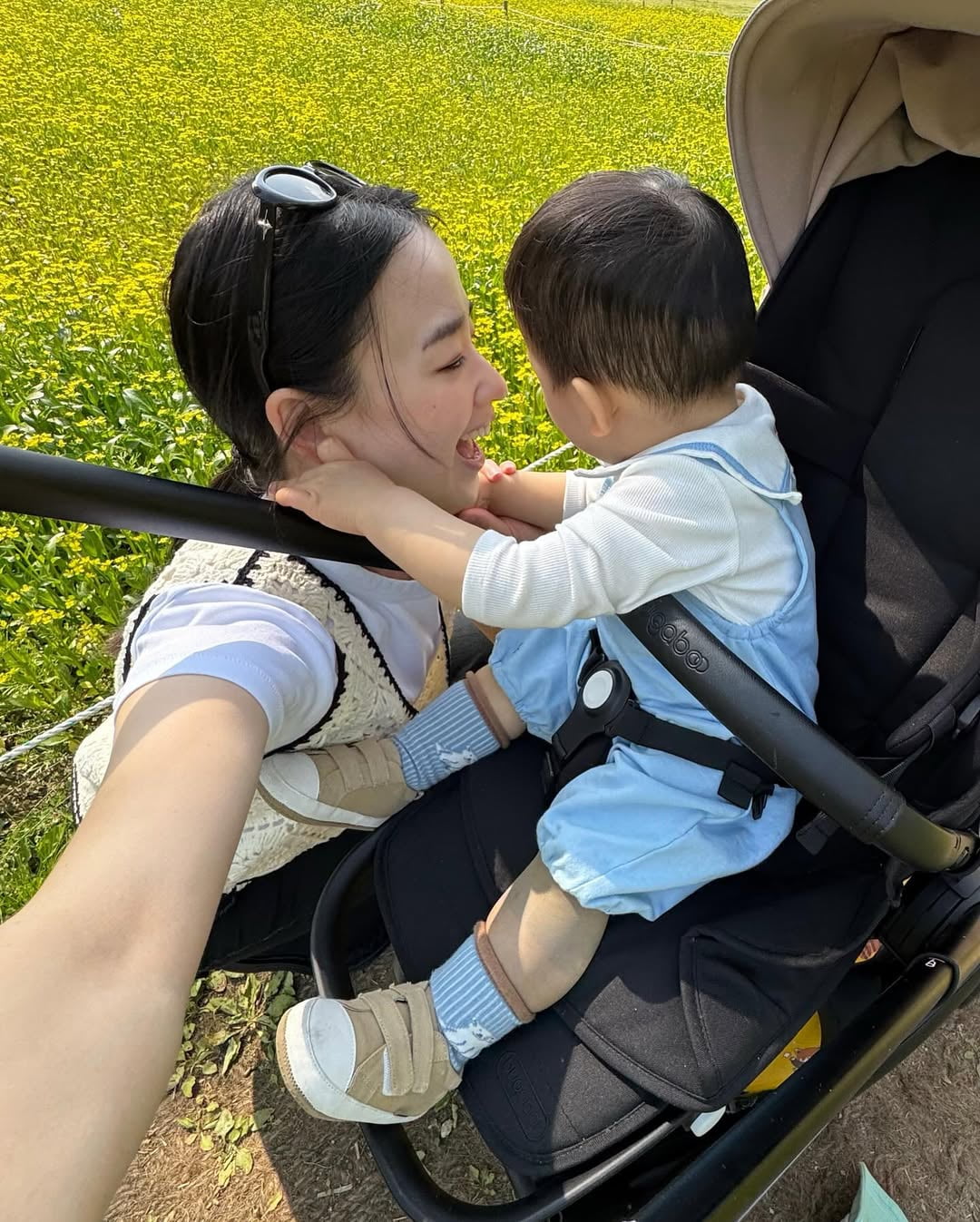 손연재, 148만원짜리 유모차 끌고 아들과 공원 산책 중…"잘 놀았다"