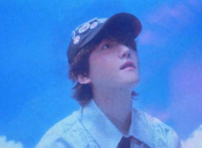 EXO's Baekhyun Unveils Dual Concepts for Upcoming Mini Album 'Essence of Reverie'