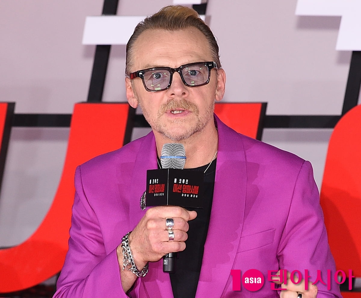 사이먼 페그(Simon Pegg), 톡톡 튀는 핑크핓 슈트[TEN포토]