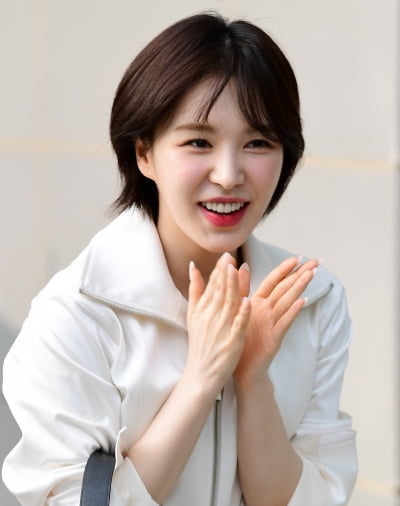 레드벨벳 웬디, 황금 연휴에 함께 놀이공원에 가고 싶은 여자 가수 1위[TEN차트]