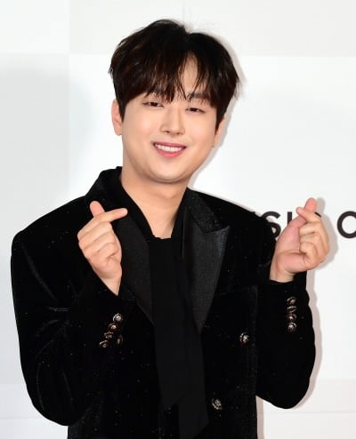 공중파 녹화 도중 긴급 사태 터졌다…이찬원 "진짜 무서워, 중계 사실마저 잊어버려" ('뽈룬티어')