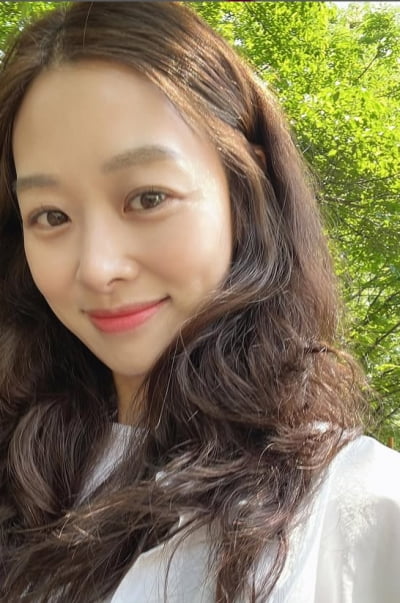불륜 견뎌낸 장신영, 날개 달았다…스케줄 폭탄에 미모까지 성수기