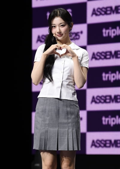트리플에스 카에데, 보조개 미소[TEN포토]