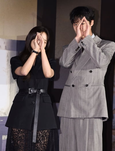 [종합] 남매인가 연인인가, 알쏭달쏭한 로맨스…'신혼 7개월차' 조보아의 복귀작 '탄금'