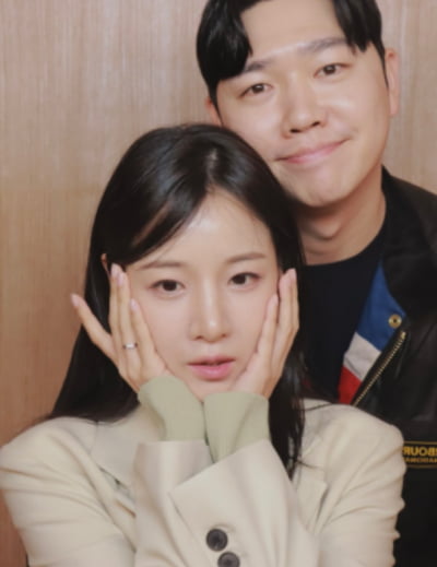 [공식] 22기 옥순♥경수, 결별설 딛고 법적 부부로…"혼인신고, 옆에 있어 주고파"