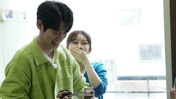전현무, 48세에 아직 미혼인데…20살 女가수 엄마가 "나보다 동생" 충격('전현무계획2')
