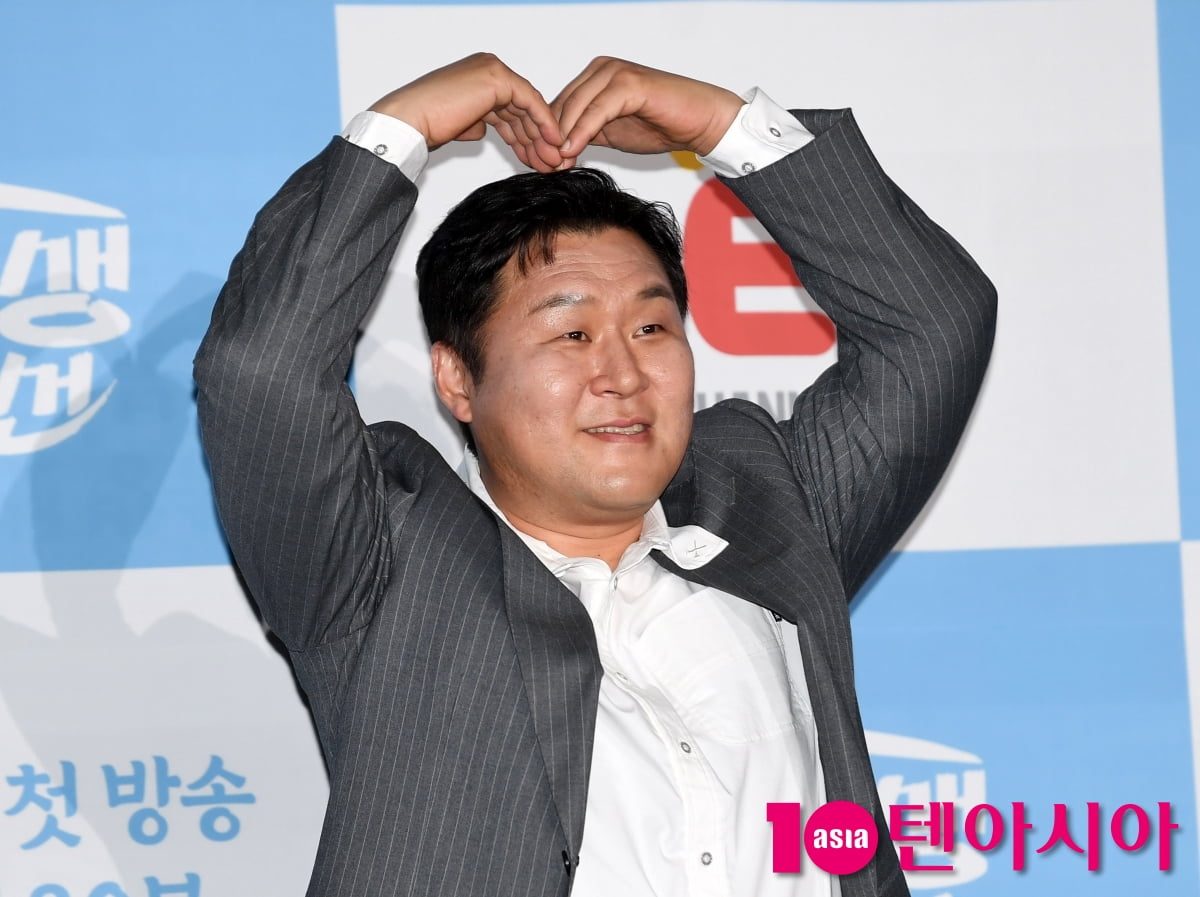 윤경호, 종로 접수하러 온김두한 스타일[TEN포토]