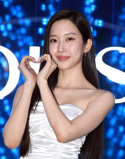 문가영, 예쁨주의보...오프숄더로 여배우 느낌 물씬[TEN포토+]
