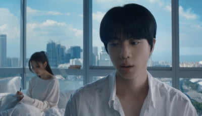 BTS 진, 지예은과 남매 케미 뽐내더니…신세경 손잡고 '달려라 석진' [TEN피플]