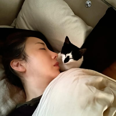 민지영, 딸 입양하길 잘했네…"잠자는 엄마 내가 밤새 지켜줄 거야"
