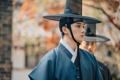 송강과 나란히 캐스팅됐던 유명 남배우…'183cm' 정가람, 데뷔 14년 만에 첫 사극 ('탄금')