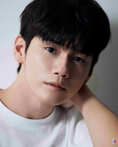 [공식] '워너원 출신' 옹성우, 기쁜 소식 전했다…9년 만에 첫 연극 도전 ('셰익스피어')