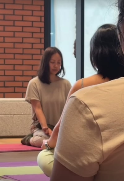 이효리, 카페 접고 학원 차리려나…학생들 앞 '엄격' 선생님 모먼트