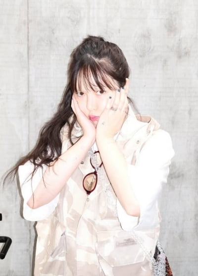 '용준형♥' 현아, 철통보안 지키던 팔 드러냈다…살 올라 라인 두꺼워져