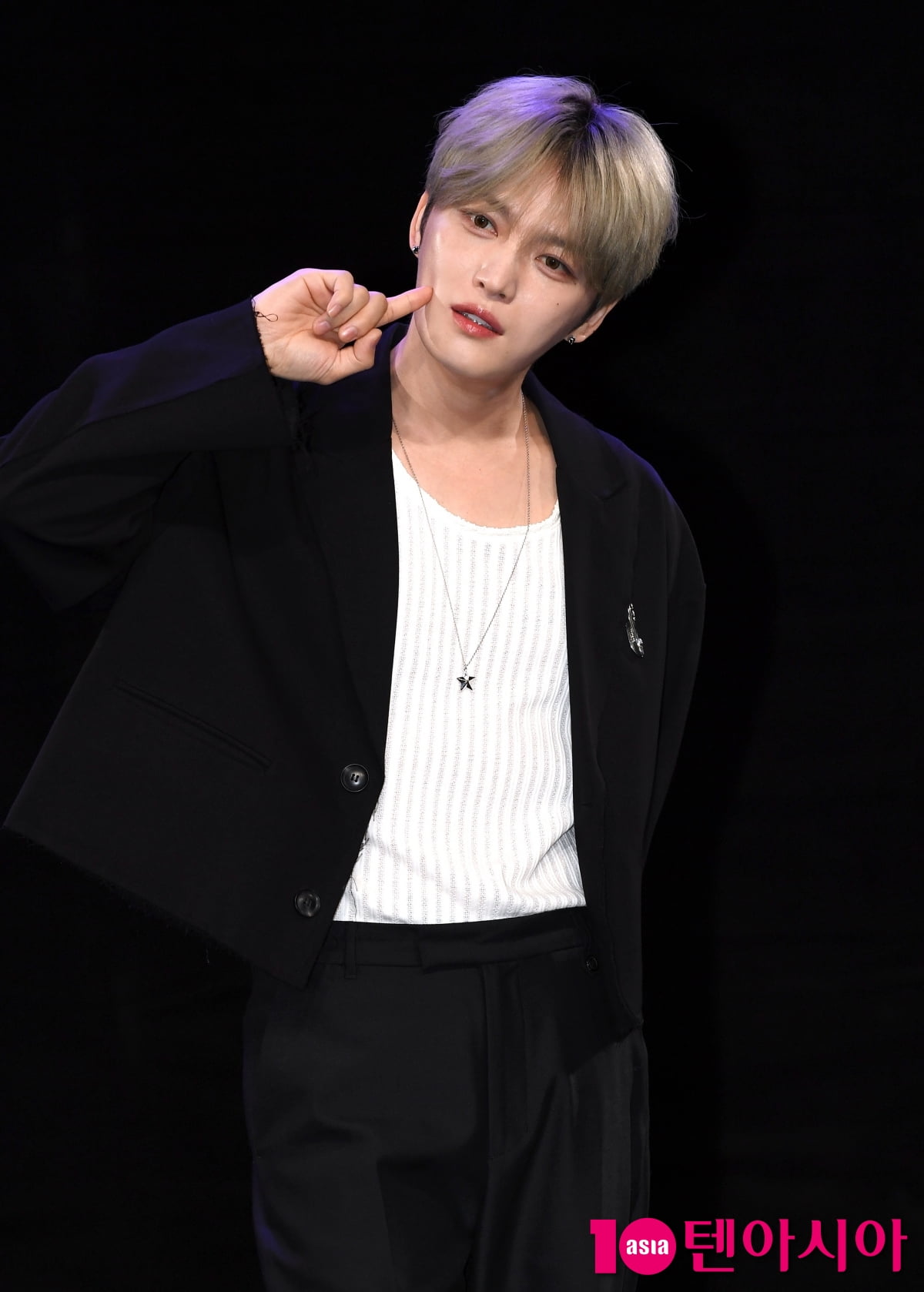 김재중, 타이틀곡 ‘ROCK STAR’로 본업 복귀[TEN포토+]