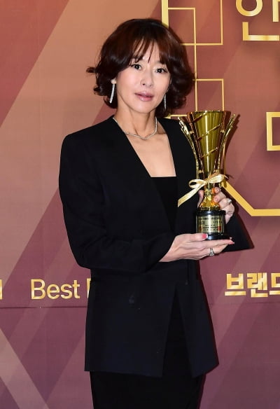 예지원, ♥핑크빛 솔솔 '상대는 연하 영국인'…"누나는 연하가 맞을 듯"('솔로라서')