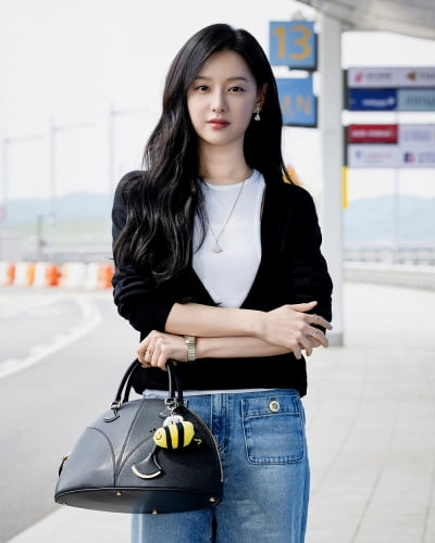 김지원, 출국길에 이렇게 예뻐도 되나…B사 컬렉션이 찰떡