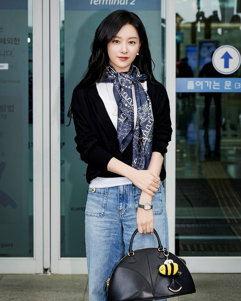 김지원, 출국길에 이렇게 예뻐도 되나…B사 컬렉션이 찰떡