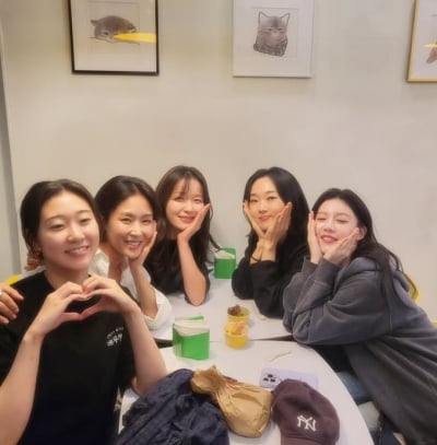 오이영 아끼던 서정민, 현실에서도 고윤정 끼고…애제자 도장 '쾅'