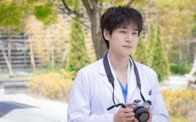 강유석, 톱 여배우 컬렉터 등극…아이유·고윤정 이어 문가영 만난다