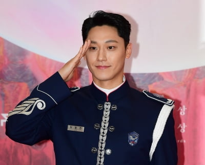[공식] '임지연♥' 이도현, 전역 하자마자 겹경사 맞았다…수상 이어 亞 팬미팅 투어까지