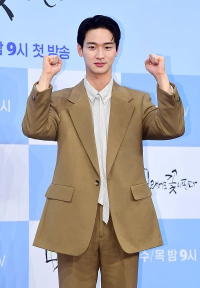 [공식] 고현정과 호흡하더니…장동윤, 이석훈 하차 후 '브런치카페' 스페셜 DJ 발탁