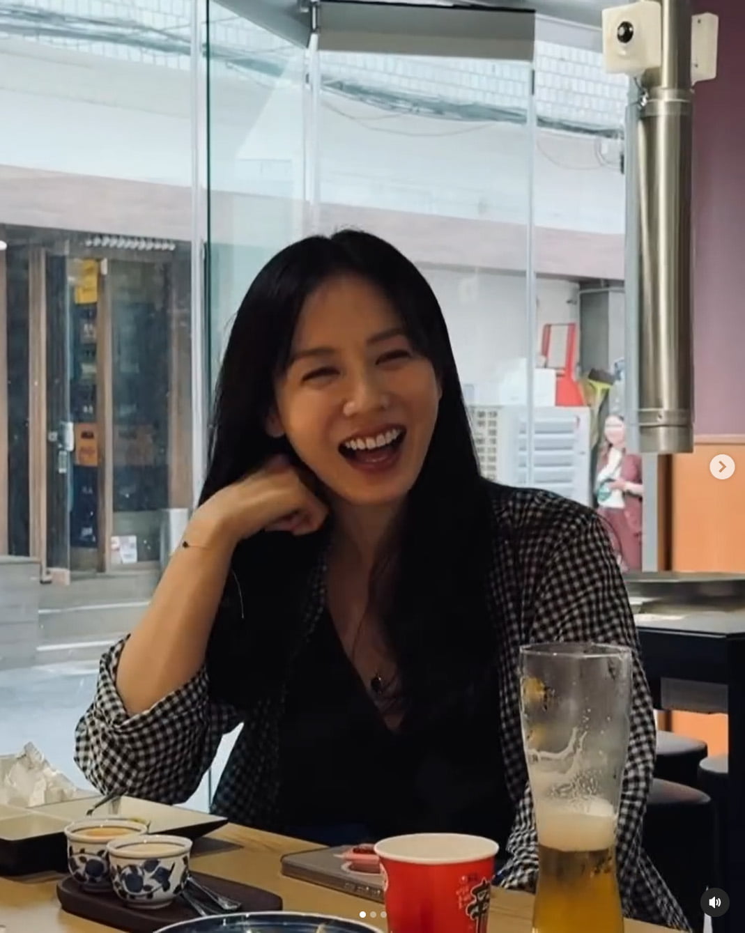 손예진, 애 낳고 더 예뻐졌네…대충 입었는데도 감출 수 없는 화사함