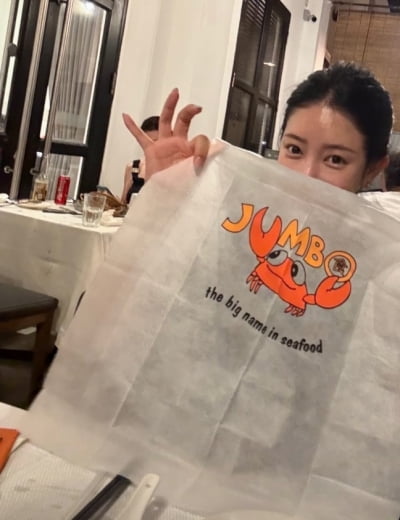 '♥20억 연봉' 소연, 여행지서 '최상위' 3대 진미 먹는 '초럭셔리' 근황