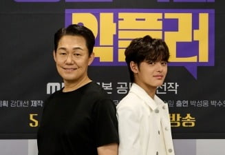 박성웅 손잡은 유명 PD, 소신 발언했다…"새로운 시작 기다리는 중, 위로되길" ('맹감독')