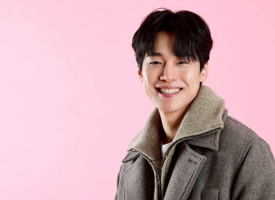 '아이유 동생' 강유석, 아이돌 데뷔했다…데뷔 7년 만에 빛 본 '원석' [TEN피플]