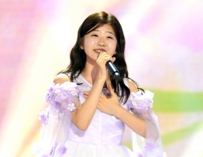 윤윤서, 사과처럼 달콤한 무대[TEN포토+]
