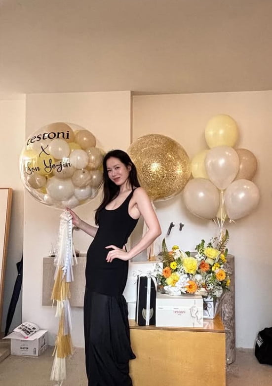 사진=손예진 SNS