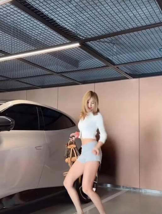 사진=리사 SNS