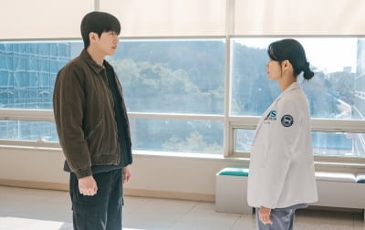 박주현, 강훈과의 복잡미묘한 감정선 드러났다…첫 만남부터 극명한 온도 차 ('사냥꾼')
