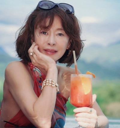 '52세' 예지원 "예쁘게 나이들고 싶어…바르고 관리하겠다" 공식 선언