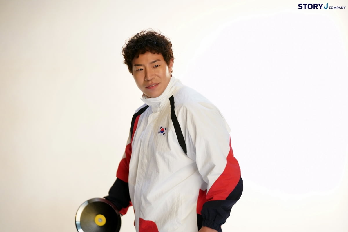 원반던지기 국대 출신의 피지컬은 어마어마…태원석, 카메라 뚫을 눈빛('굿보이')