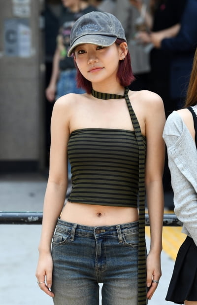 키스오브라이프 쥴리, 너무 섹시한 사전투표 복장...아찔하네[TEN포토+]